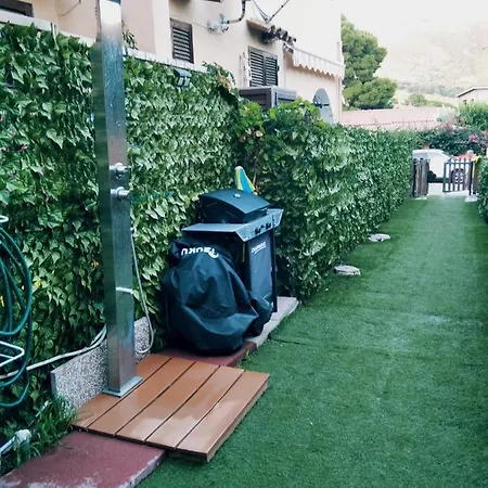 Al Mare Apartmán Solanas (Cagliari)